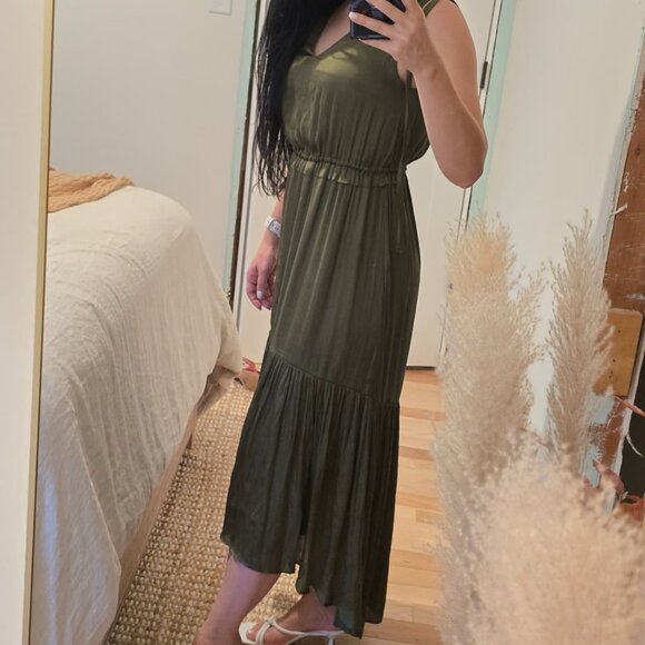 Green flowy dress - Picture 1 of 5